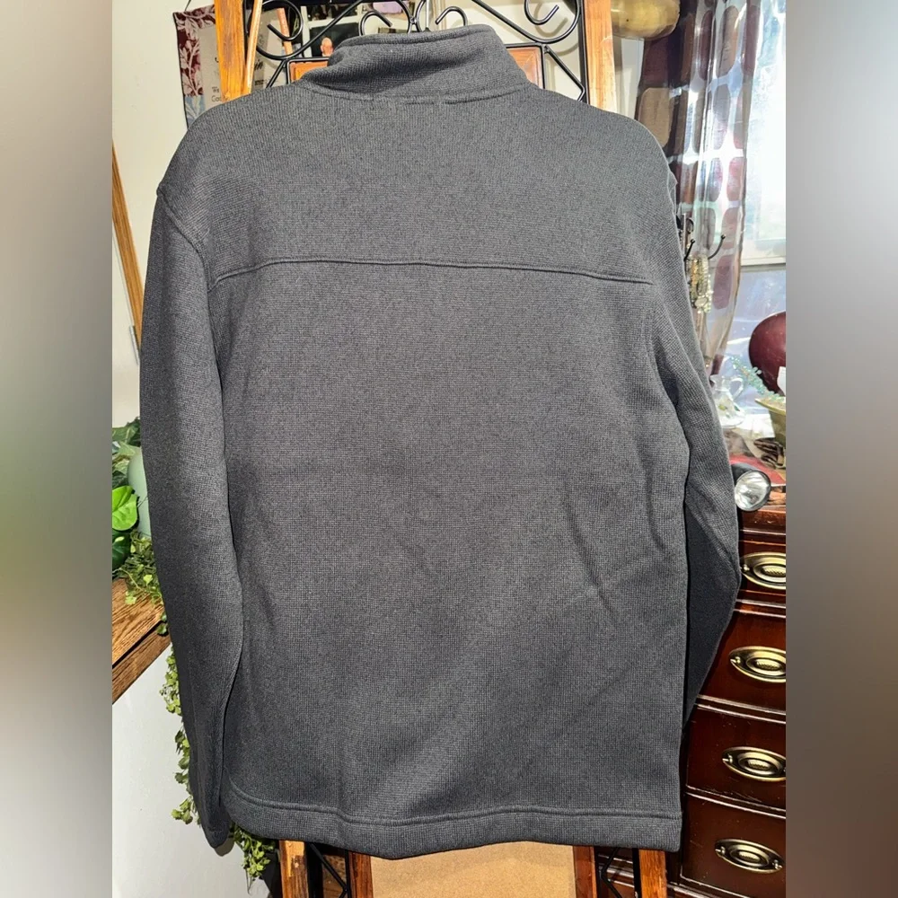The North Face Men's Black Half-Zip Fleece Pullover